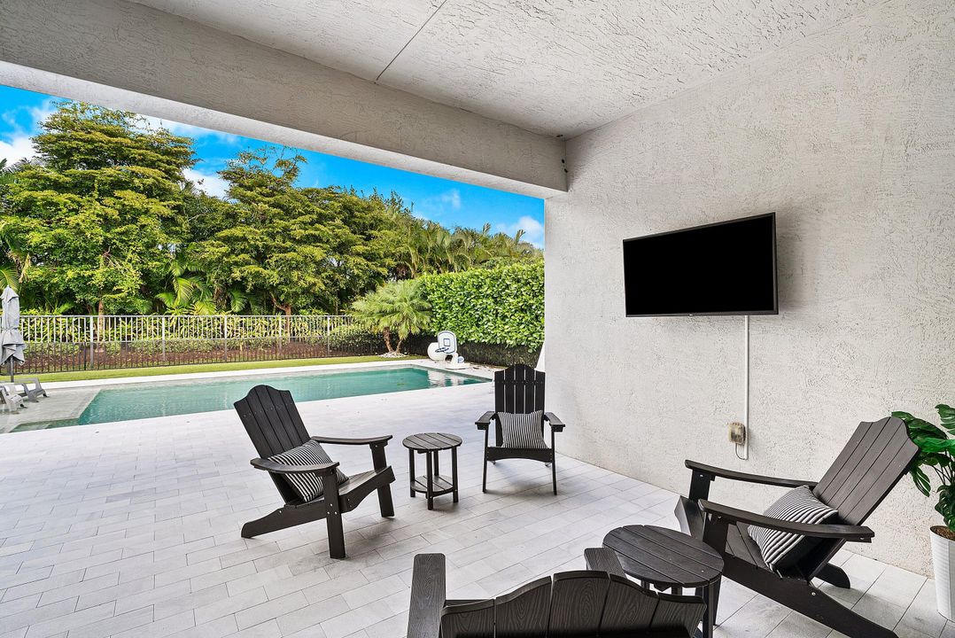 En Venta: $1,000,000 (3 camas, 2 baños, 1852 Pies cuadrados)