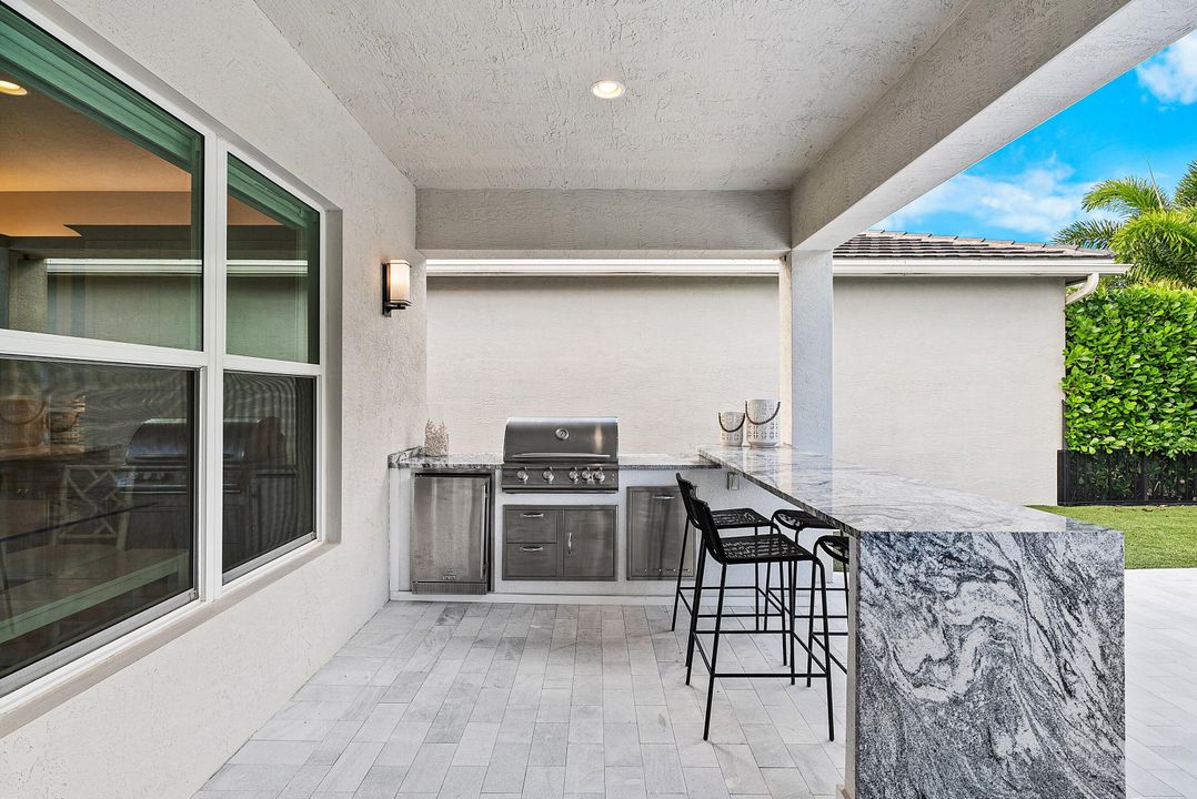 En Venta: $1,000,000 (3 camas, 2 baños, 1852 Pies cuadrados)