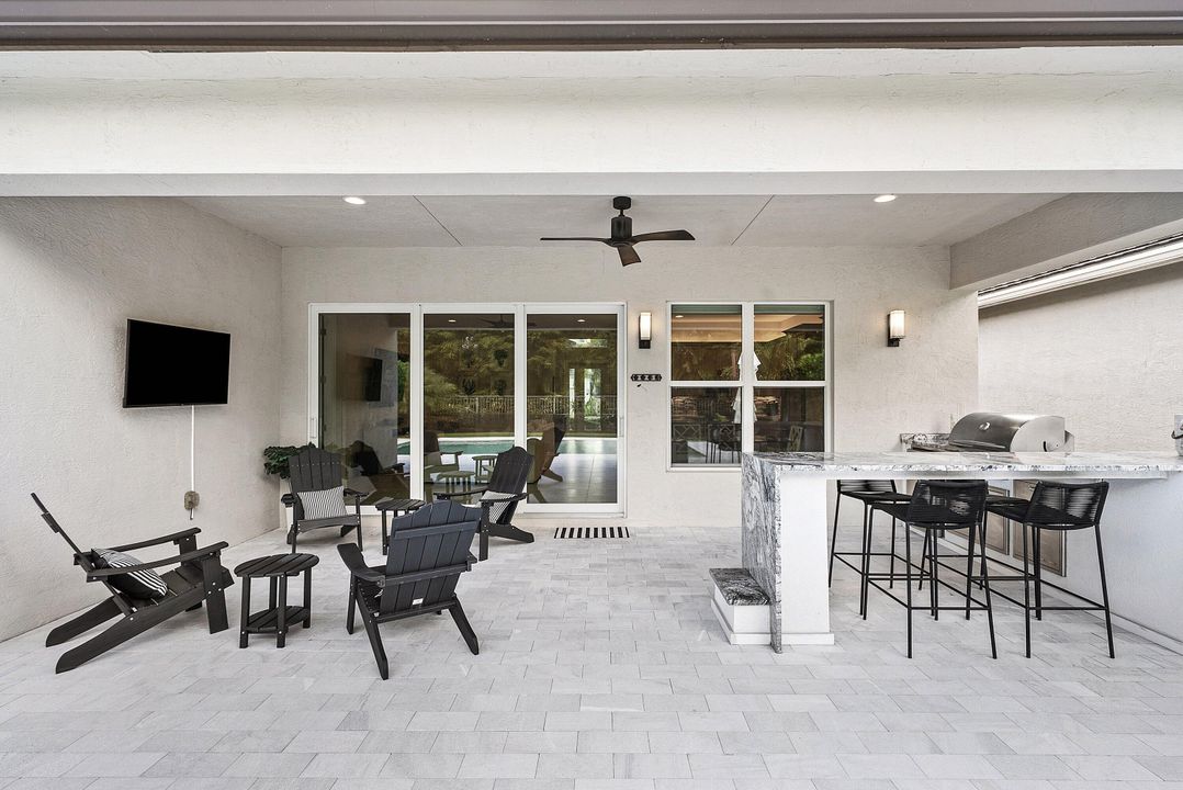 En Venta: $1,000,000 (3 camas, 2 baños, 1852 Pies cuadrados)