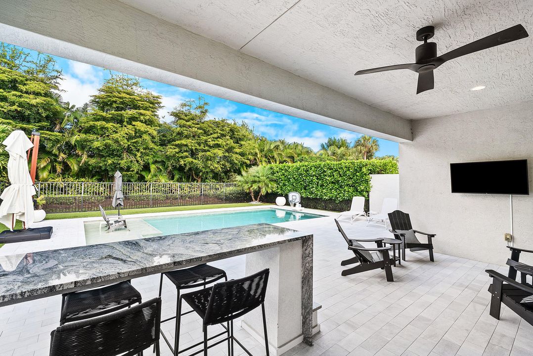 En Venta: $1,000,000 (3 camas, 2 baños, 1852 Pies cuadrados)