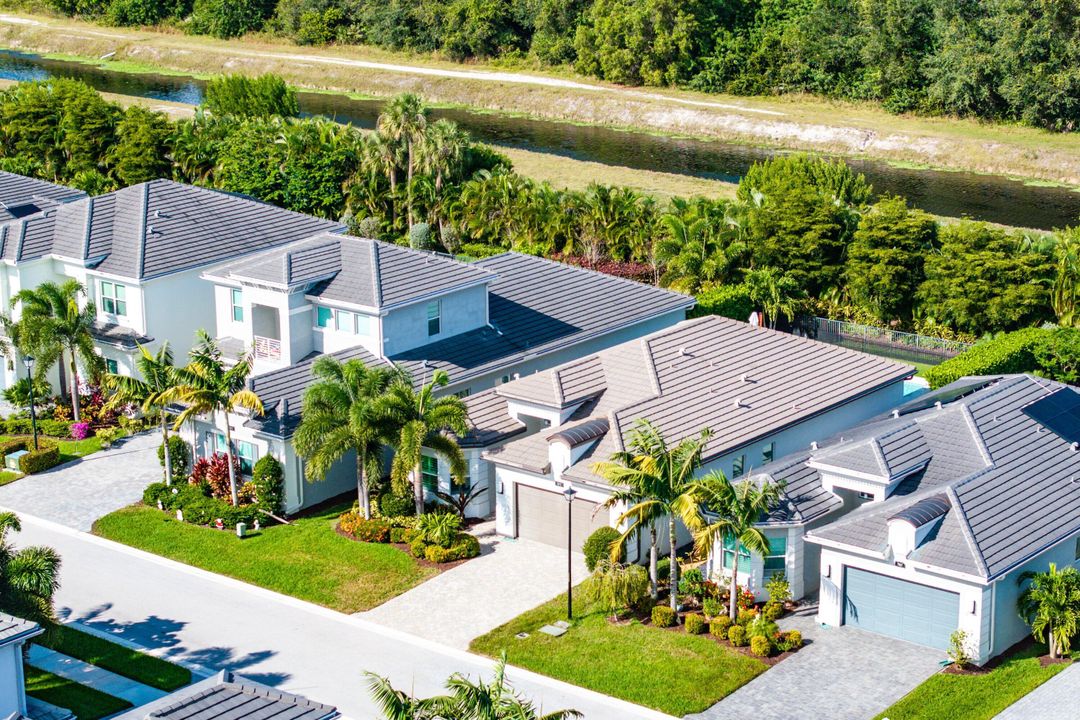 En Venta: $1,000,000 (3 camas, 2 baños, 1852 Pies cuadrados)