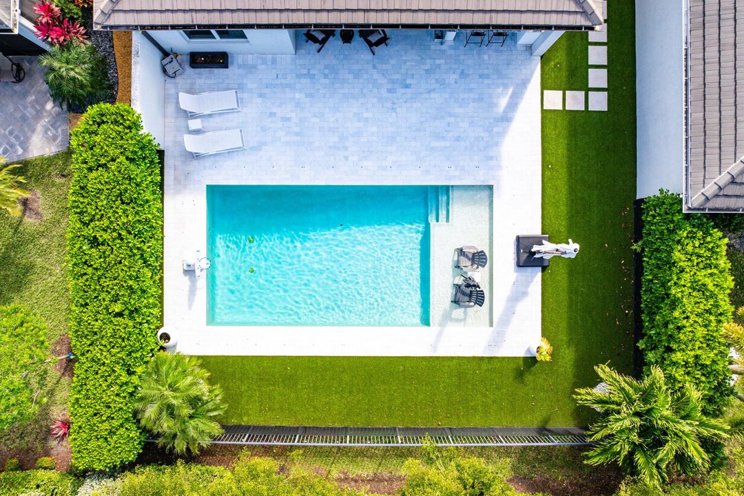 En Venta: $1,000,000 (3 camas, 2 baños, 1852 Pies cuadrados)