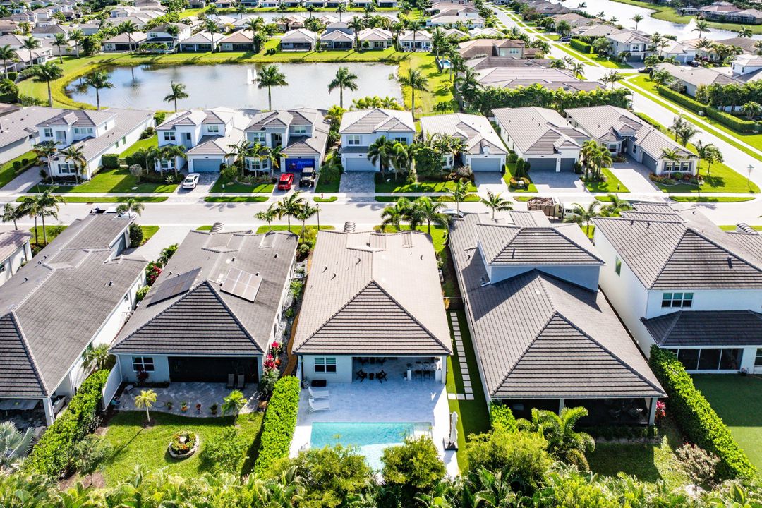 En Venta: $1,000,000 (3 camas, 2 baños, 1852 Pies cuadrados)