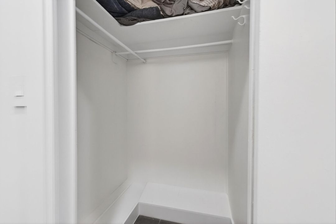 For Rent: $2,200 (1 beds, 1 baths, 480 Square Feet)