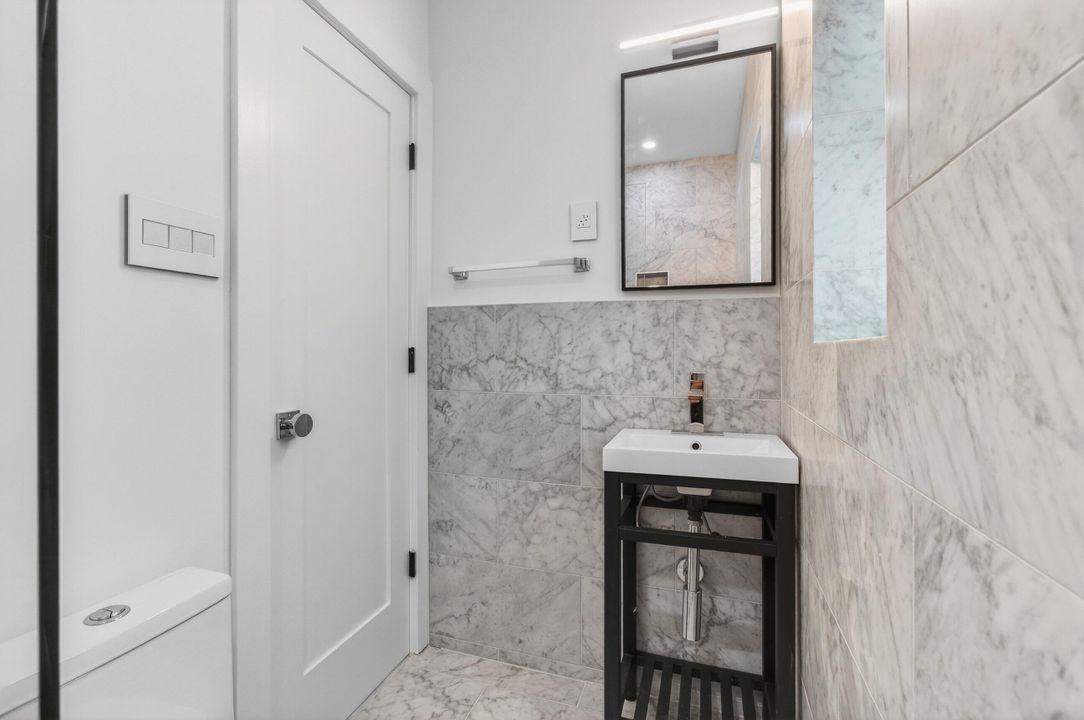 For Rent: $2,200 (1 beds, 1 baths, 480 Square Feet)