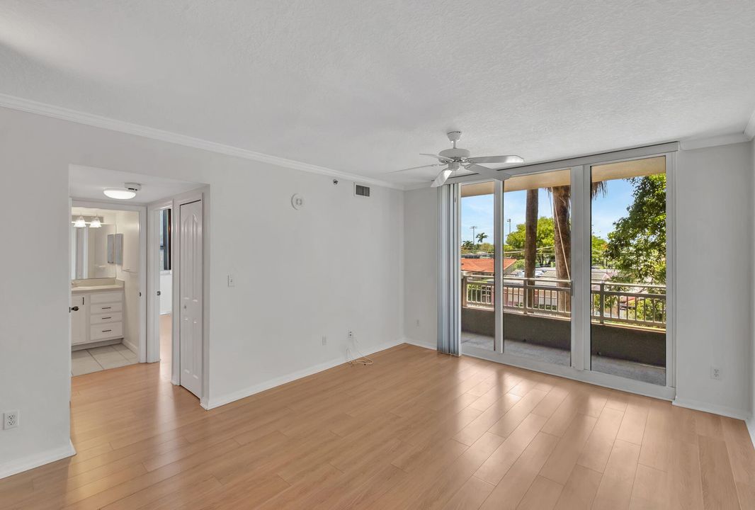 For Rent: $3,000 (2 beds, 2 baths, 1072 Square Feet)