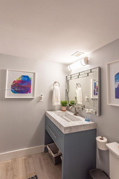 For Sale: $459,800 (1 beds, 1 baths, 832 Square Feet)