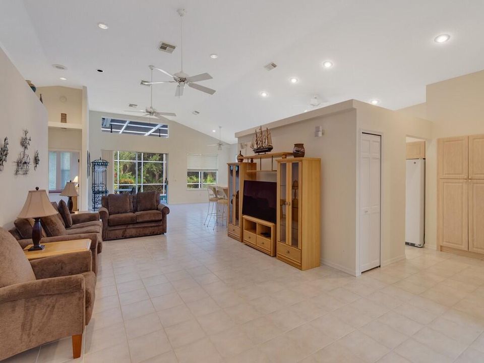 For Sale: $449,000 (3 beds, 2 baths, 2546 Square Feet)