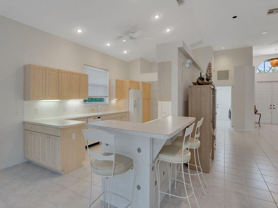 For Sale: $449,000 (3 beds, 2 baths, 2546 Square Feet)