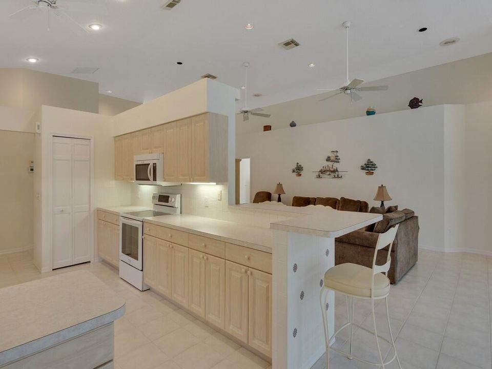 For Sale: $449,000 (3 beds, 2 baths, 2546 Square Feet)