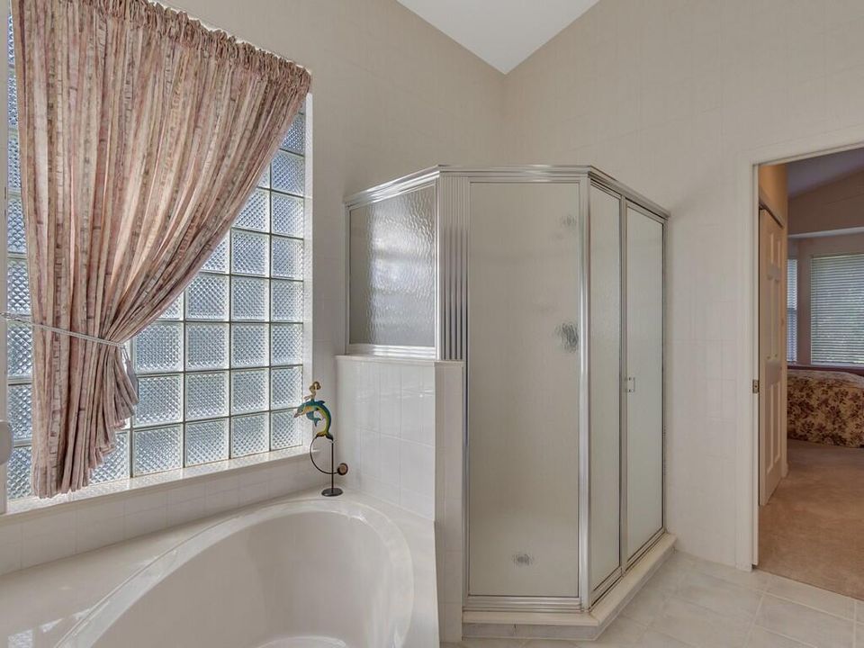 For Sale: $449,000 (3 beds, 2 baths, 2546 Square Feet)