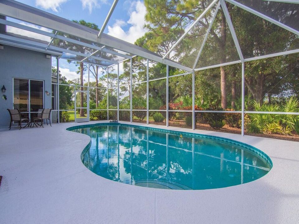 For Sale: $449,000 (3 beds, 2 baths, 2546 Square Feet)