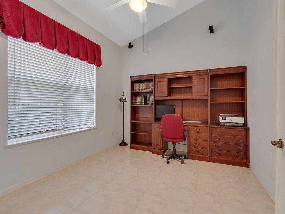 For Sale: $449,000 (3 beds, 2 baths, 2546 Square Feet)