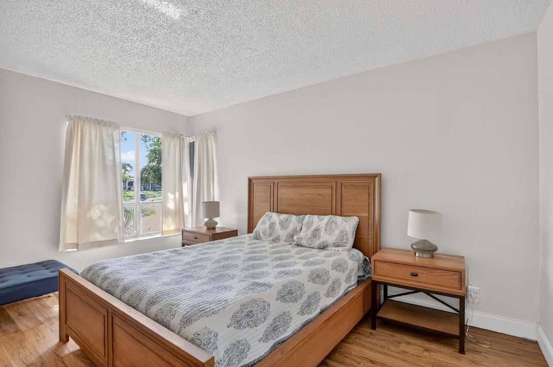 En Venta: $249,000 (2 camas, 2 baños, 1200 Pies cuadrados)