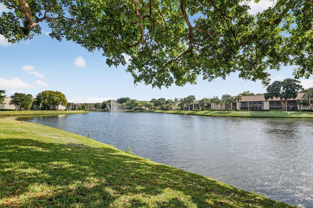 En Venta: $249,000 (2 camas, 2 baños, 1200 Pies cuadrados)