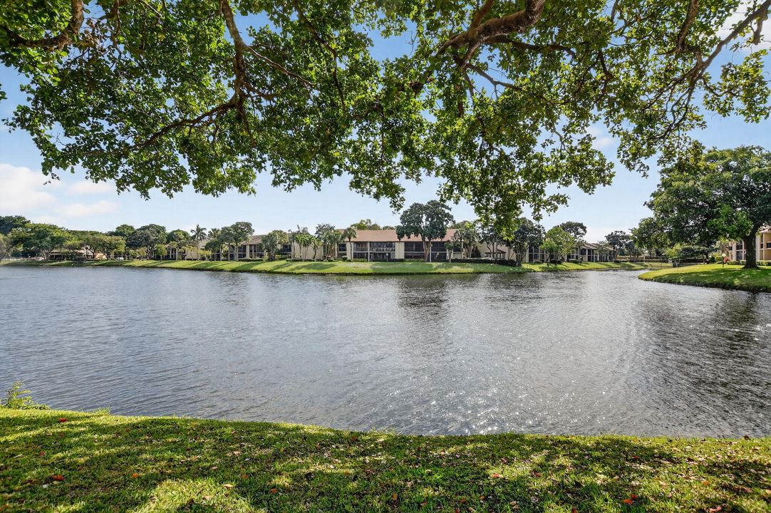 En Venta: $249,000 (2 camas, 2 baños, 1200 Pies cuadrados)