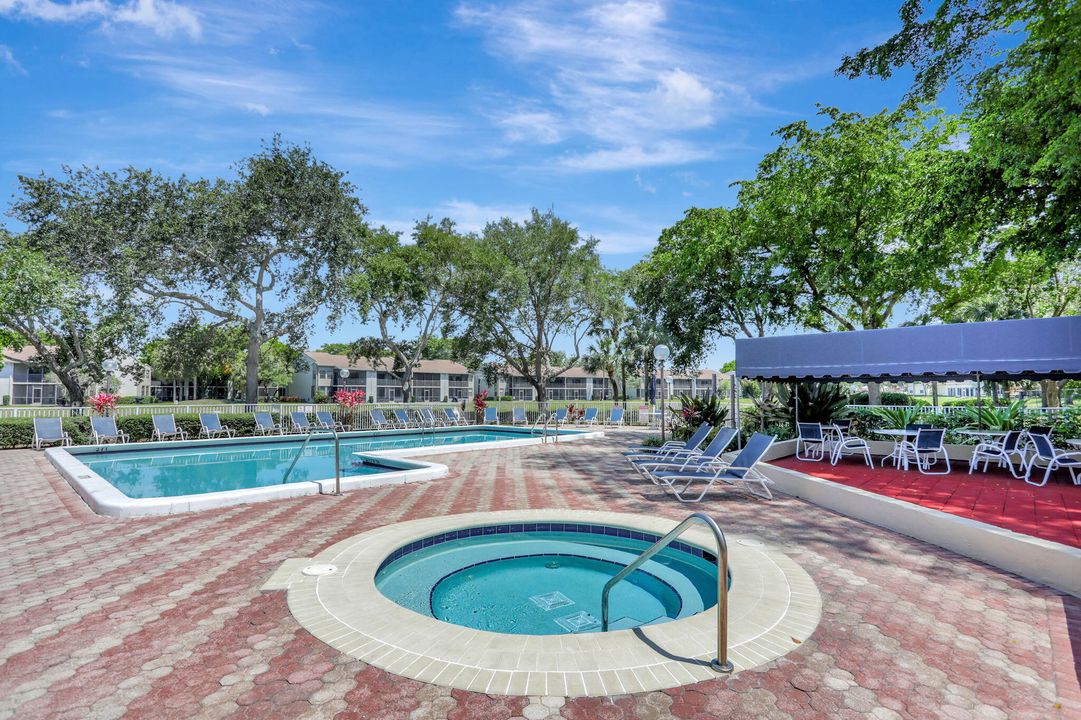 En Venta: $249,000 (2 camas, 2 baños, 1200 Pies cuadrados)