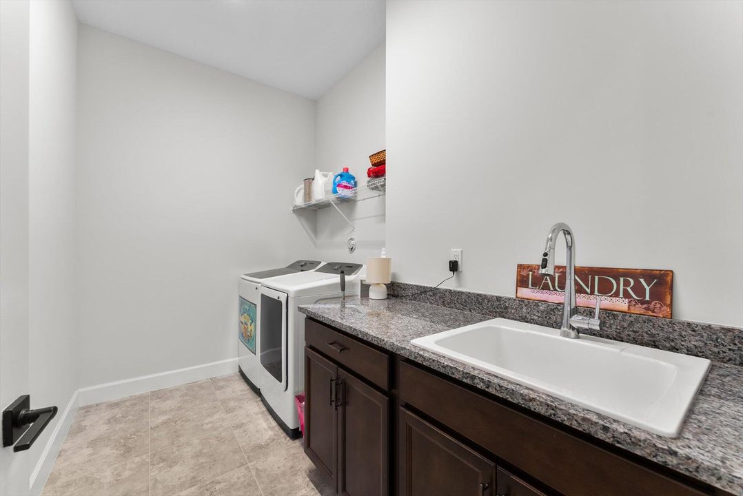 En Venta: $882,850 (5 camas, 4 baños, 3151 Pies cuadrados)