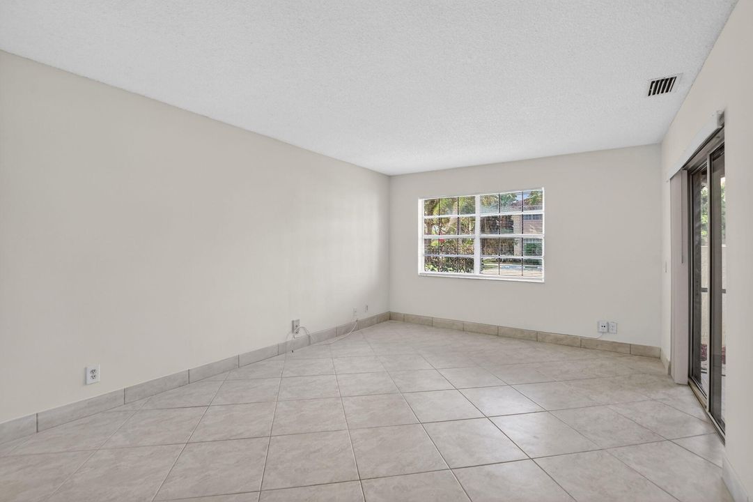 For Rent: $3,400 (3 beds, 2 baths, 1320 Square Feet)