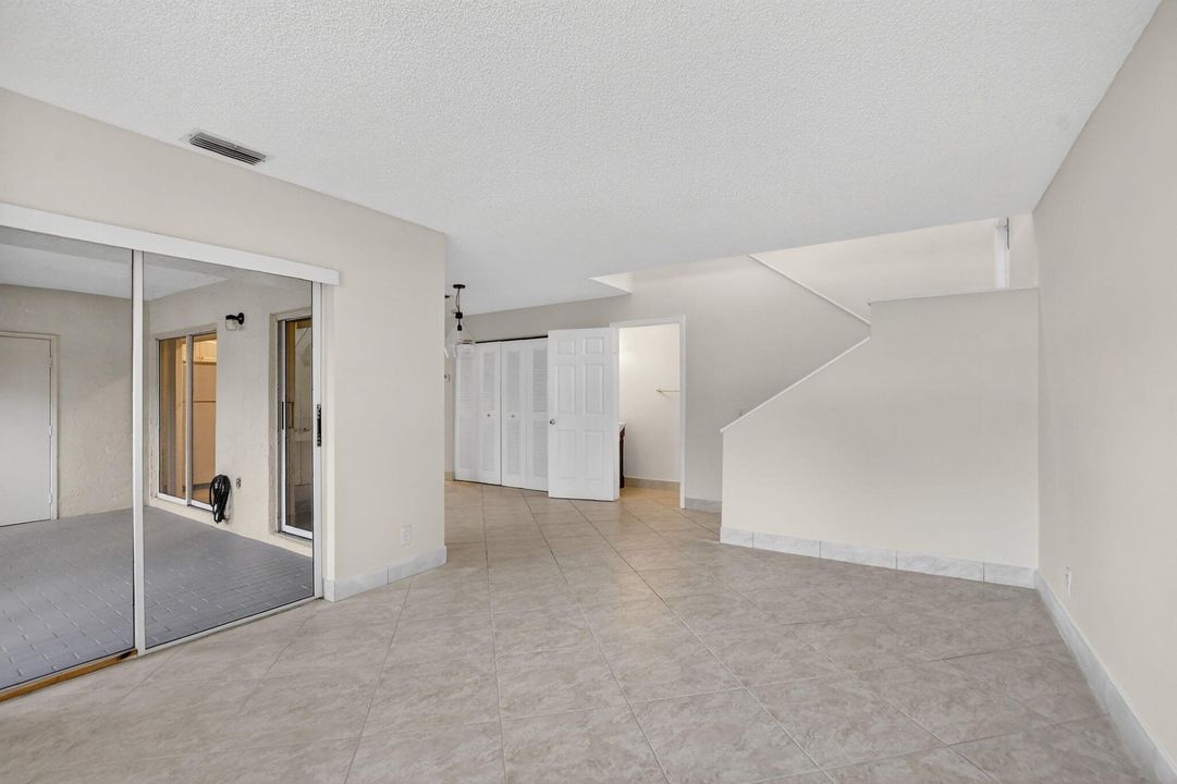 For Rent: $3,400 (3 beds, 2 baths, 1320 Square Feet)