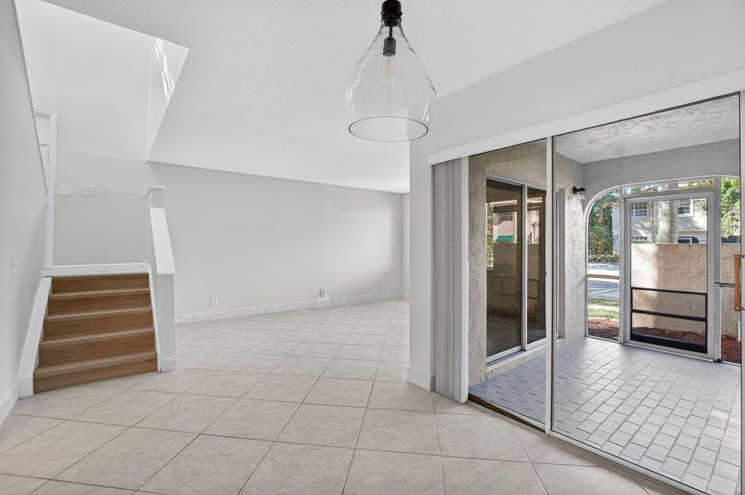 For Rent: $3,400 (3 beds, 2 baths, 1320 Square Feet)