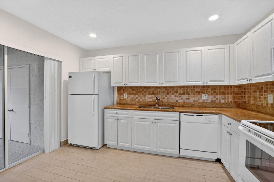 For Rent: $3,400 (3 beds, 2 baths, 1320 Square Feet)