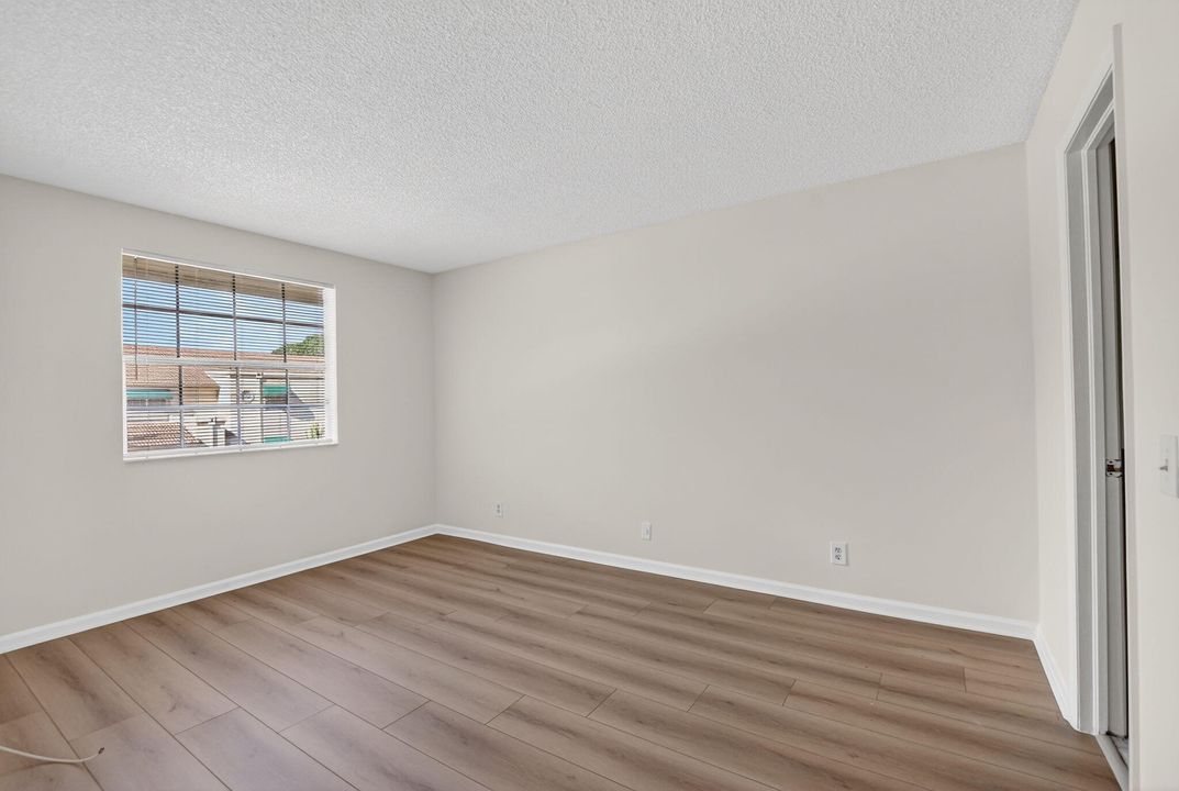 For Rent: $3,400 (3 beds, 2 baths, 1320 Square Feet)