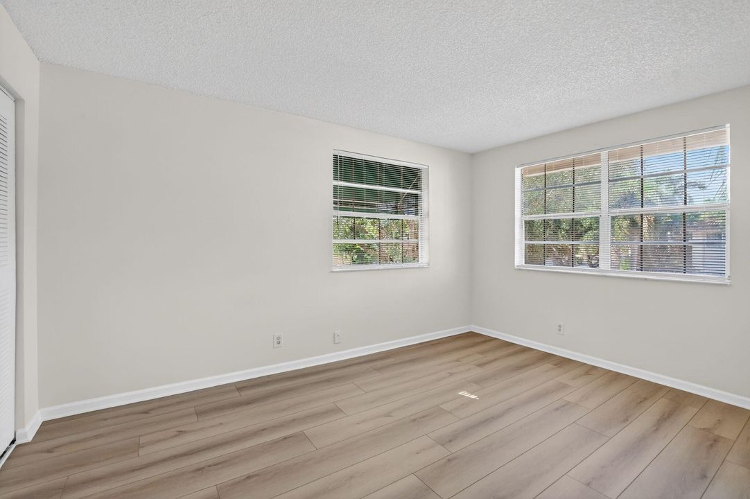 For Rent: $3,400 (3 beds, 2 baths, 1320 Square Feet)