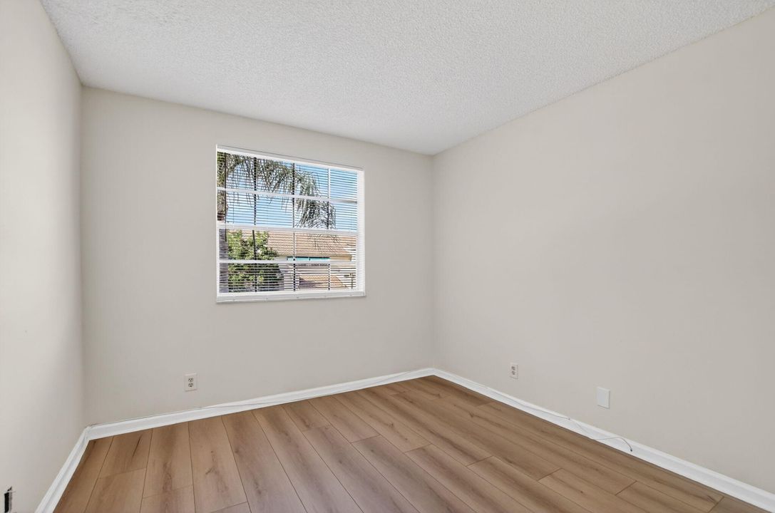 For Rent: $3,400 (3 beds, 2 baths, 1320 Square Feet)