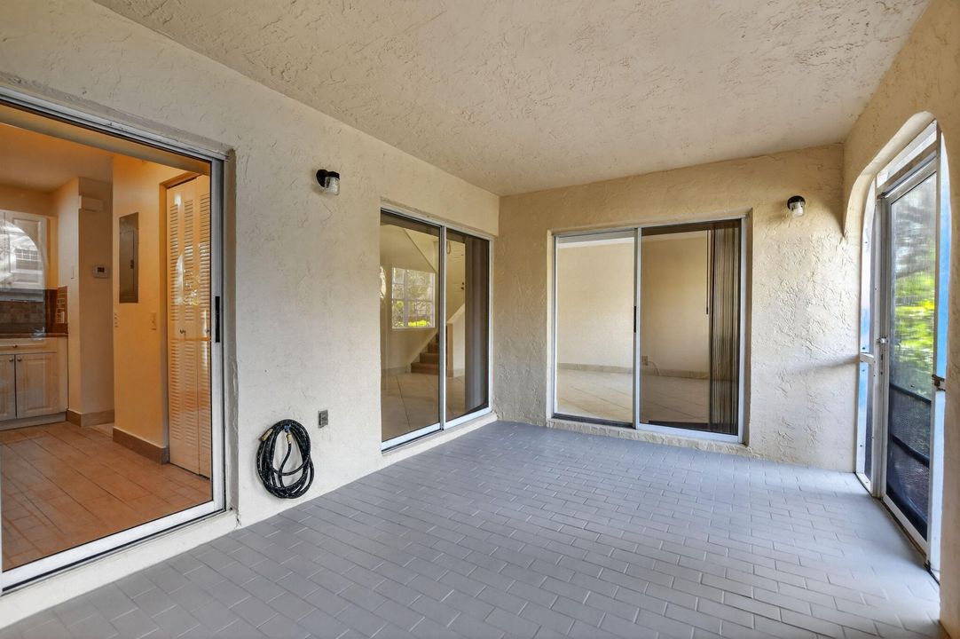 For Rent: $3,400 (3 beds, 2 baths, 1320 Square Feet)