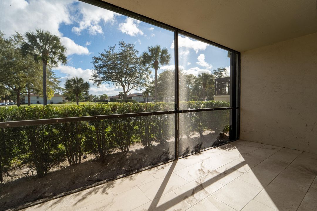 For Sale: $279,000 (2 beds, 2 baths, 860 Square Feet)