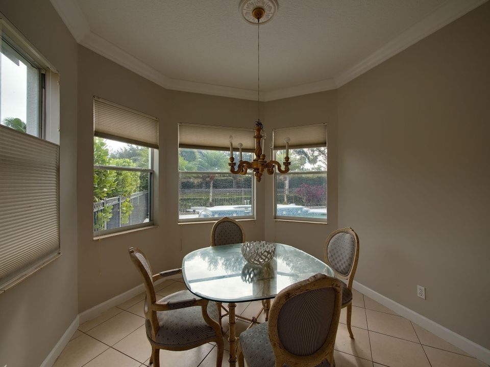 En Venta: $429,000 (2 camas, 2 baños, 2010 Pies cuadrados)