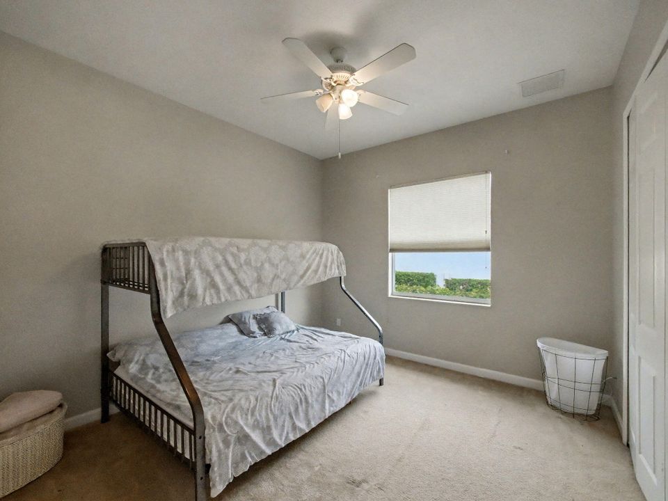 En Venta: $429,000 (2 camas, 2 baños, 2010 Pies cuadrados)