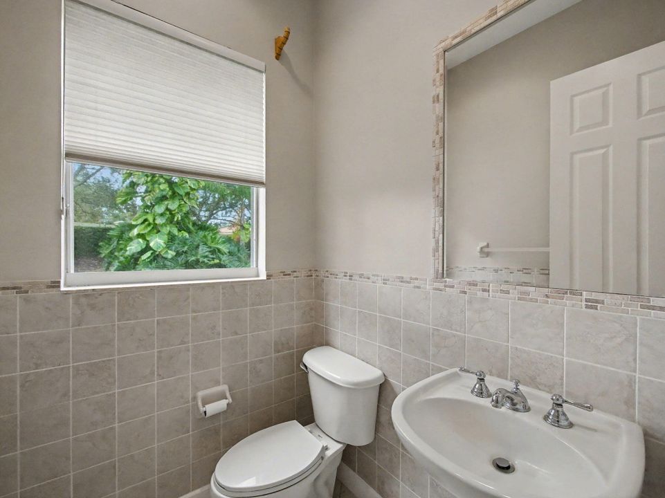 En Venta: $429,000 (2 camas, 2 baños, 2010 Pies cuadrados)