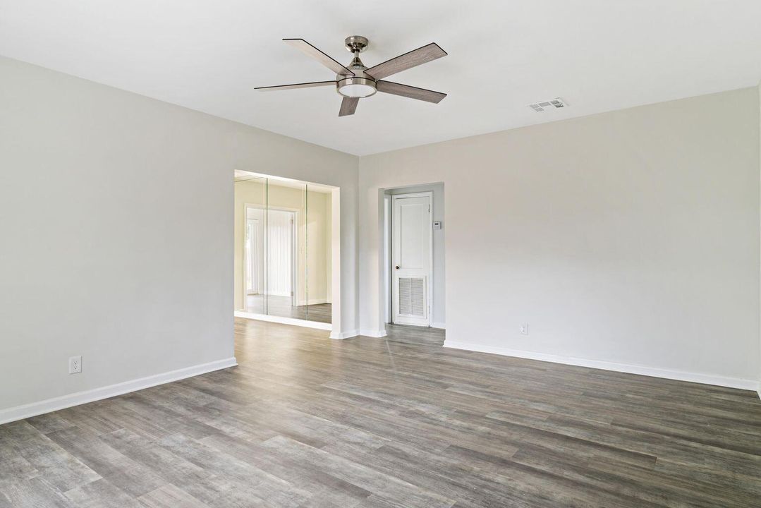 For Rent: $2,350 (2 beds, 1 baths, 1242 Square Feet)