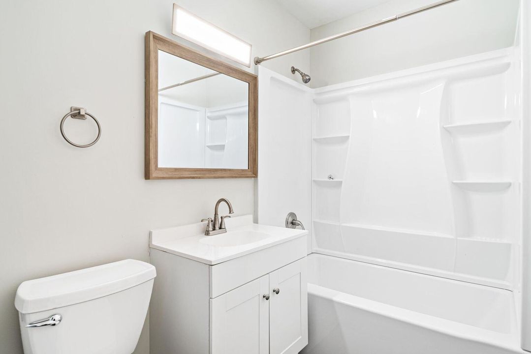 For Rent: $2,350 (2 beds, 1 baths, 1242 Square Feet)