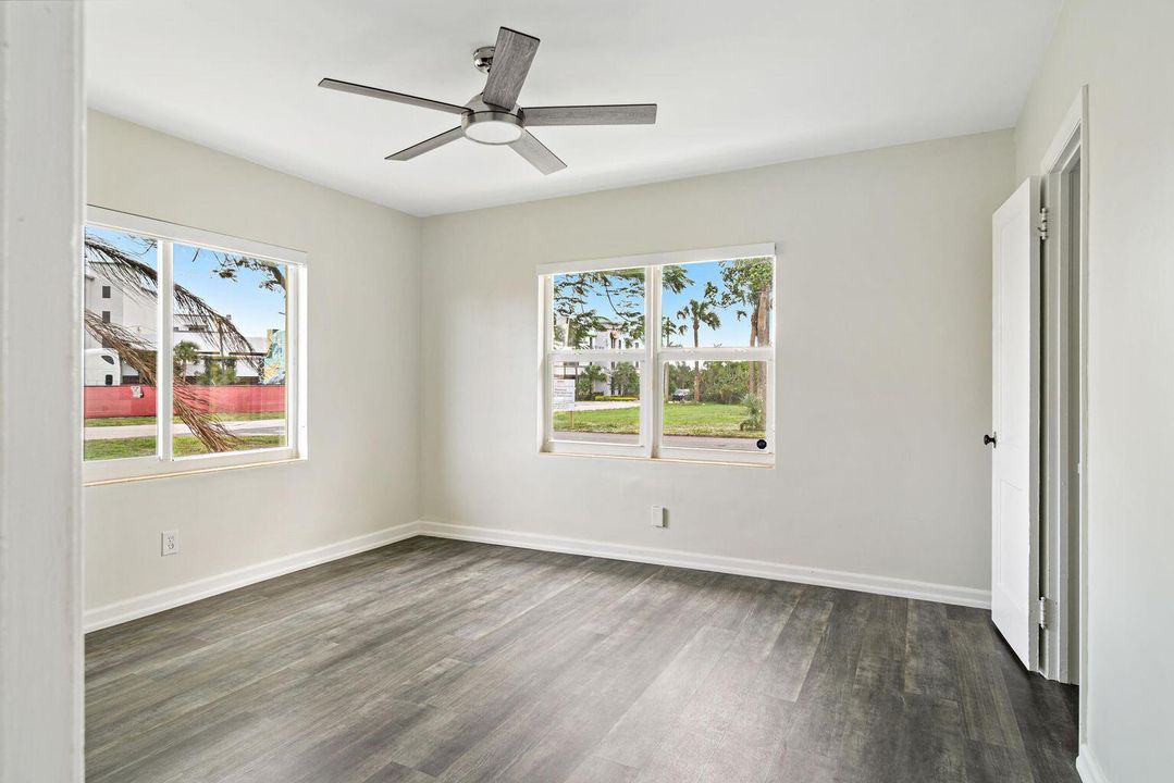 For Rent: $2,350 (2 beds, 1 baths, 1242 Square Feet)