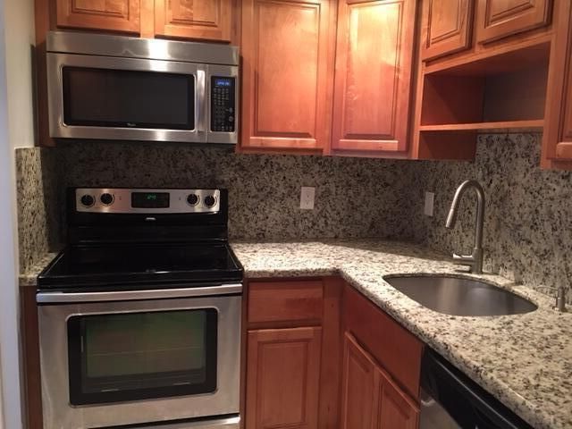 В аренду: $1,900 (2 спален, 2 ванн, 972 Квадратных фут)