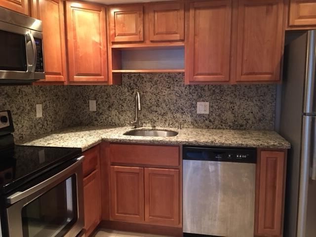 В аренду: $1,900 (2 спален, 2 ванн, 972 Квадратных фут)