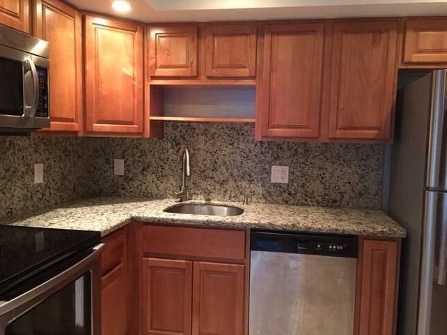 В аренду: $1,900 (2 спален, 2 ванн, 972 Квадратных фут)