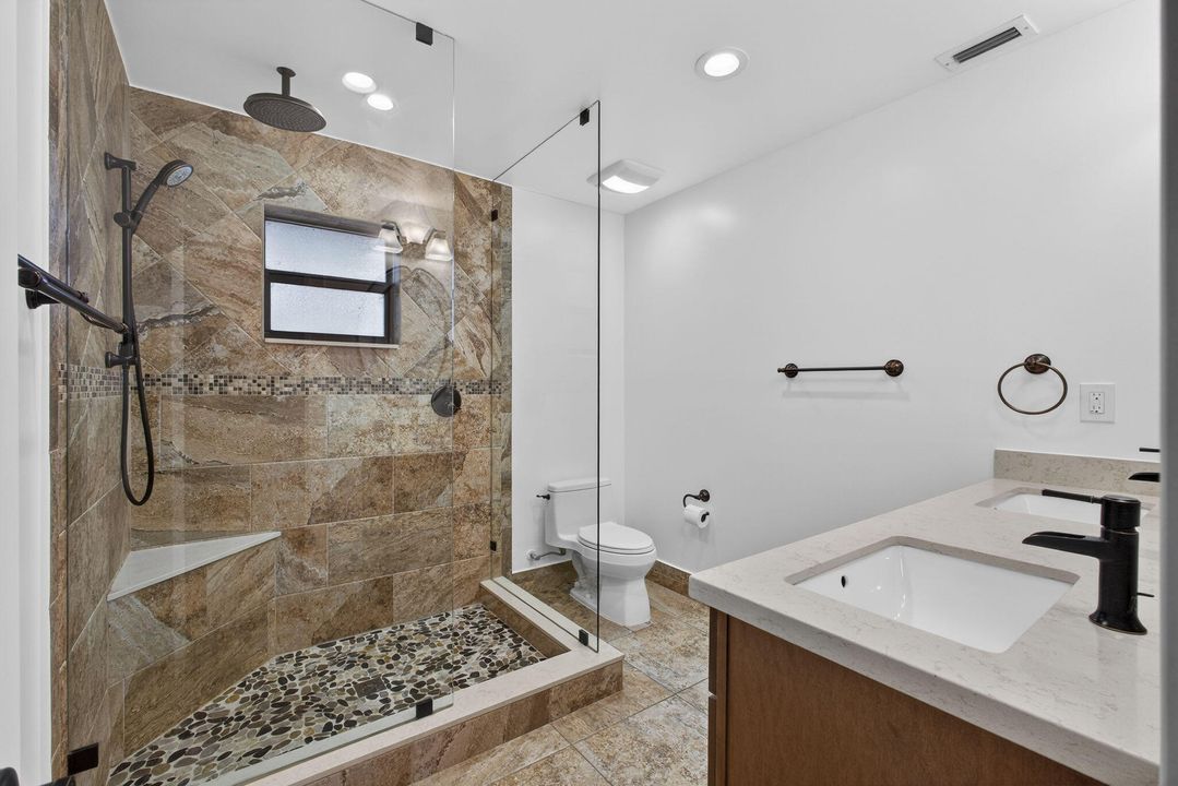 For Rent: $6,500 (3 beds, 2 baths, 1988 Square Feet)