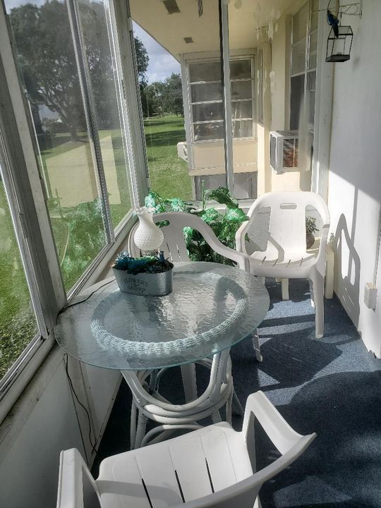 待售: $145,000 (2 贝兹, 1 浴室, 819 平方英尺)