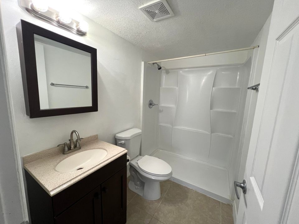 В аренду: $2,000 (2 спален, 2 ванн, 1106 Квадратных фут)