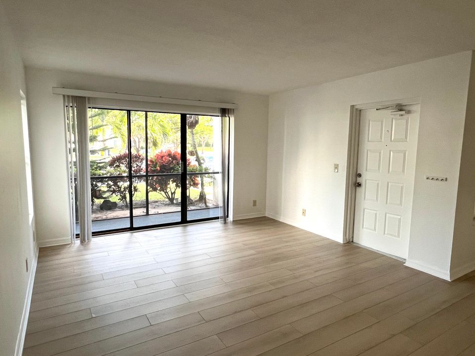 В аренду: $2,000 (2 спален, 2 ванн, 1106 Квадратных фут)