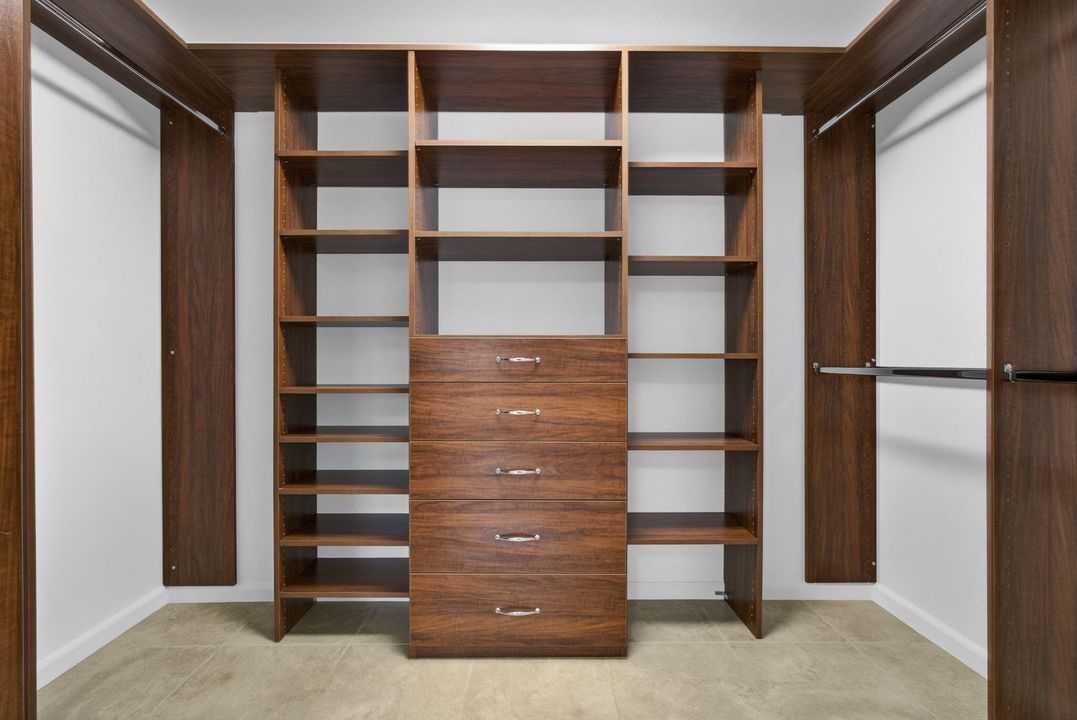 For Rent: $6,500 (3 beds, 2 baths, 1988 Square Feet)