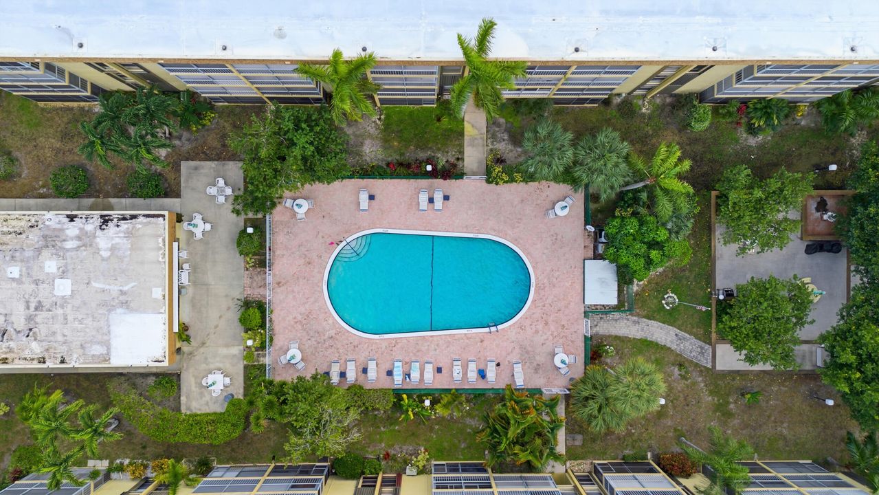 En Venta: $245,000 (2 camas, 2 baños, 984 Pies cuadrados)