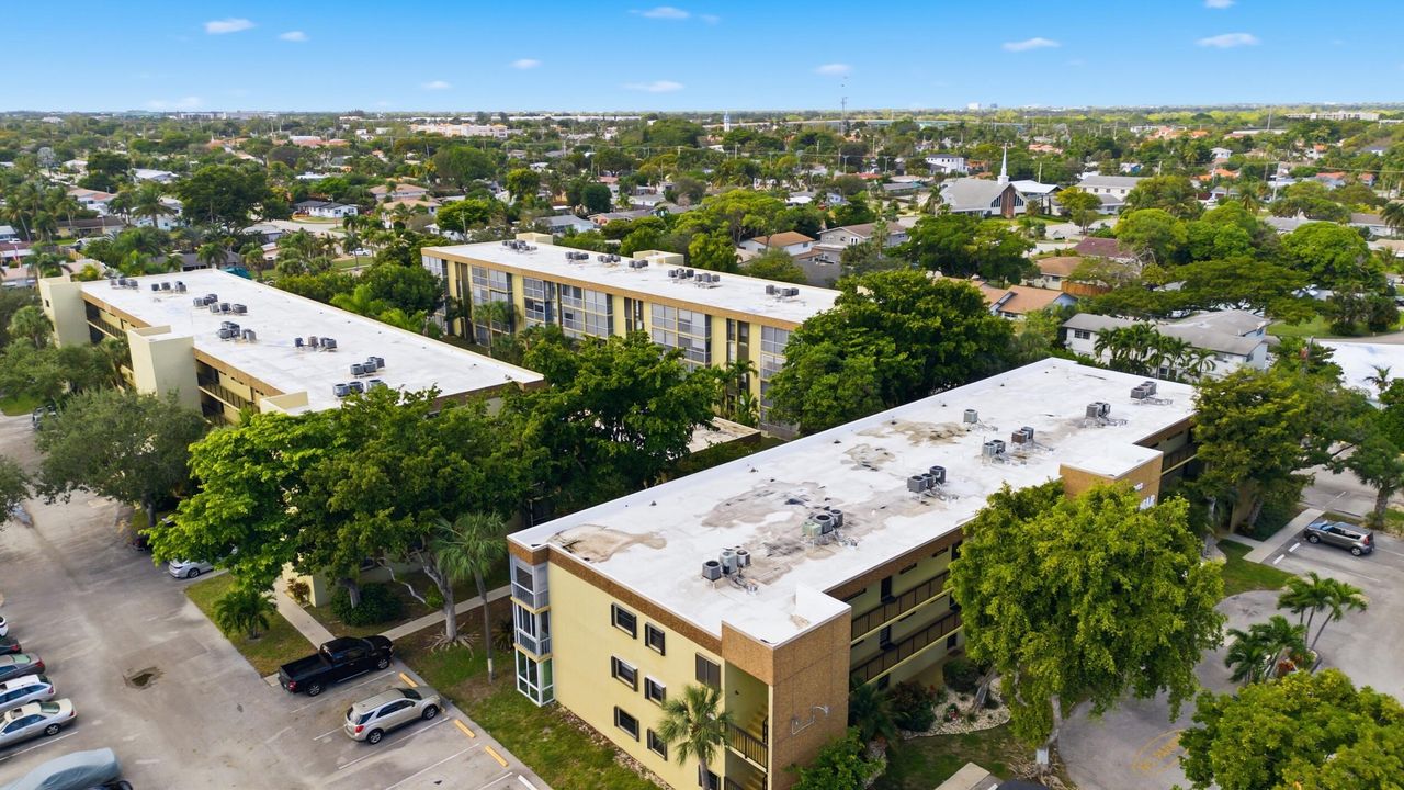 En Venta: $245,000 (2 camas, 2 baños, 984 Pies cuadrados)