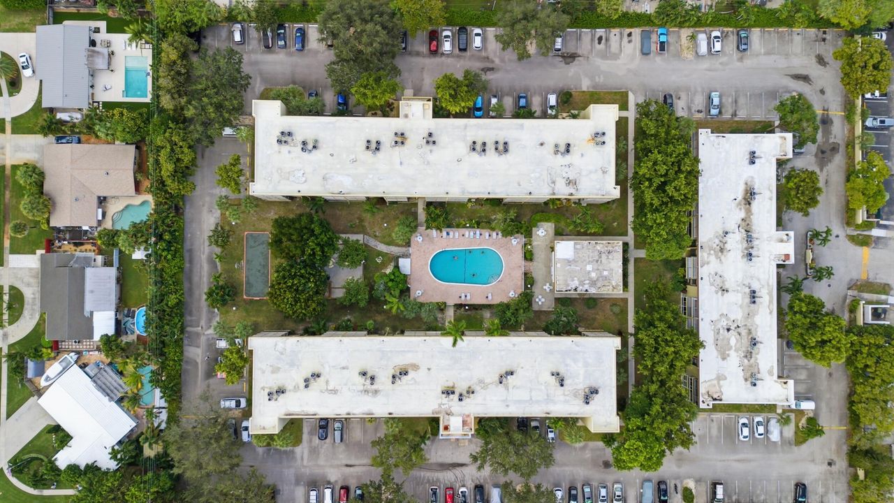 En Venta: $245,000 (2 camas, 2 baños, 984 Pies cuadrados)