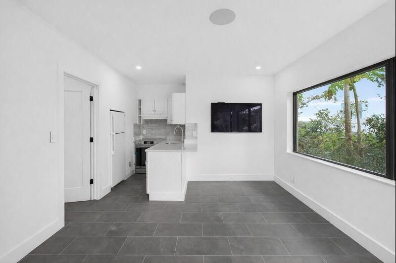 For Rent: $2,200 (1 beds, 1 baths, 480 Square Feet)