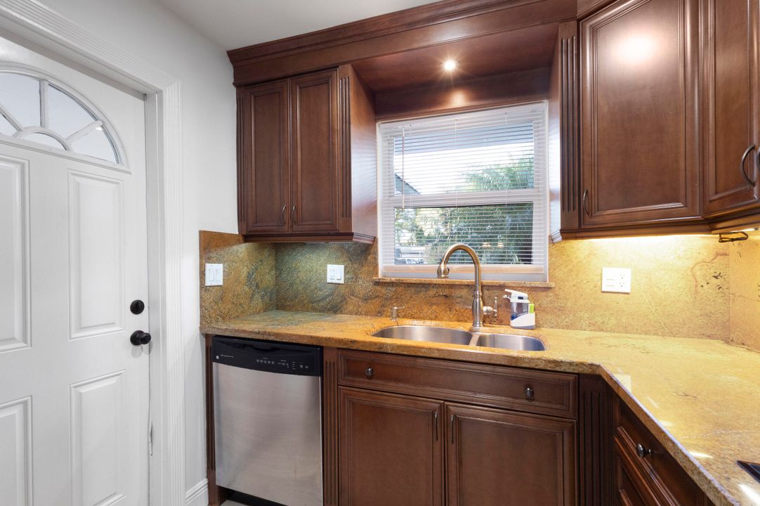 For Sale: $785,000 (3 beds, 2 baths, 1247 Square Feet)